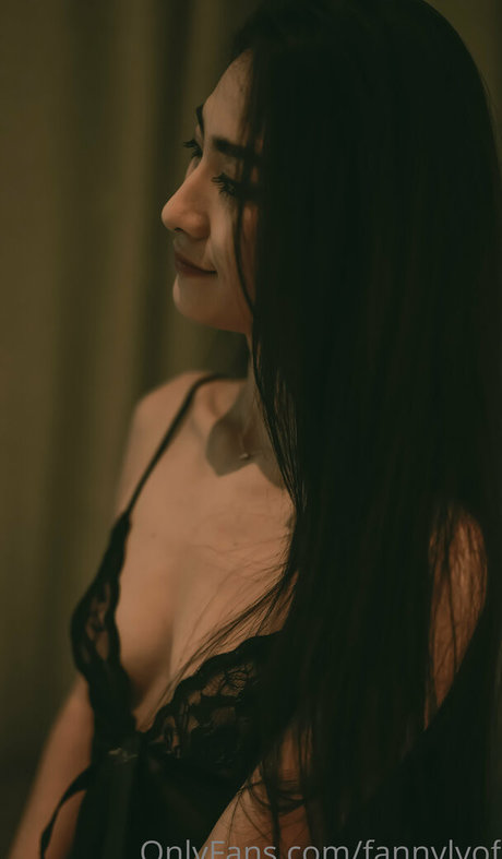 fannylyof naked model archive