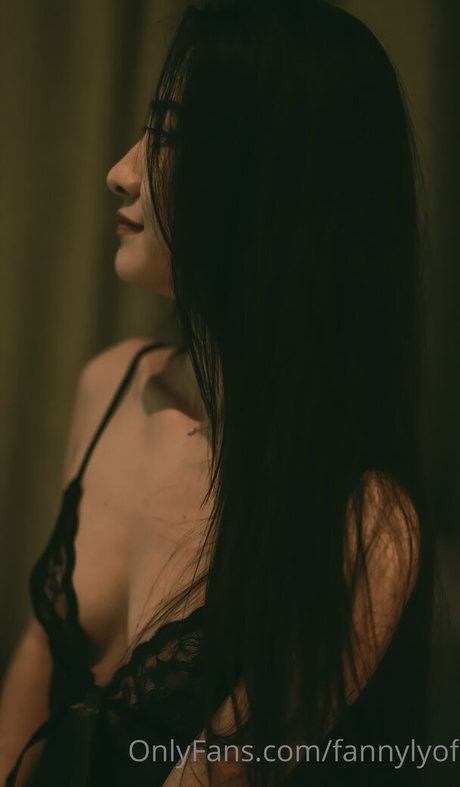 fannylyof hot pornstar picture