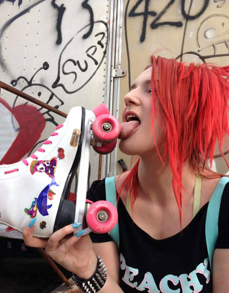 brunette doggystyle onlyfans top archive