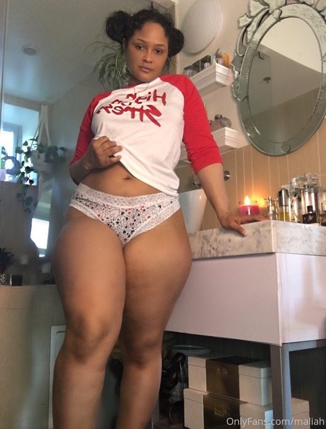 Maliah Michel model pictures