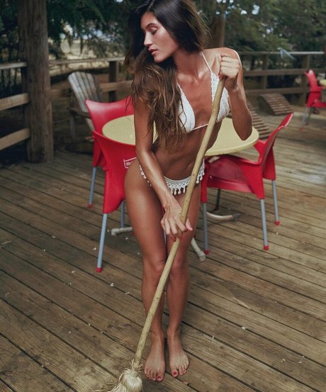 Ohrangutang model hot picture