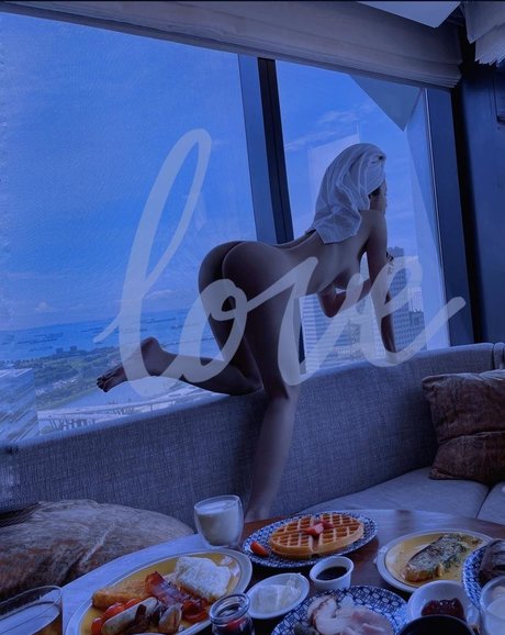 Yui Xin exclusive pornstar pics