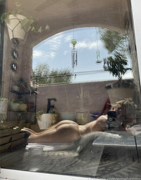 Emily Whitmire model naked img