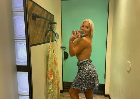 mature cougar onlyfans hot picture