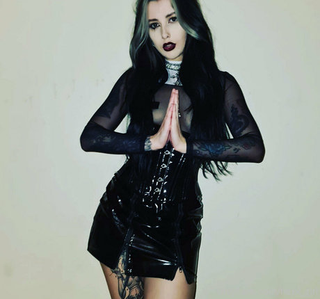 Ruby Hexx sexy model image