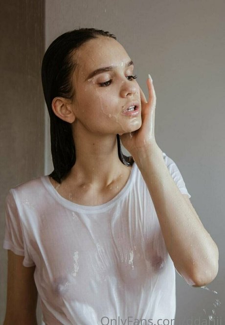 ddariii model sexy image