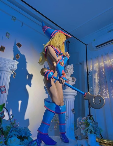 Strawie model naked images