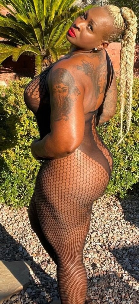 Monna White pornstar beautiful images