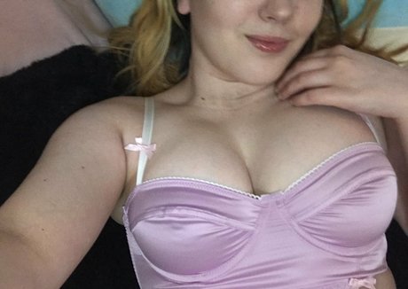 Tickledbooty star high quality pic