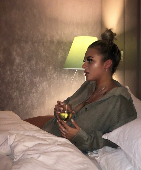 petite slut onlyfans xxx pic