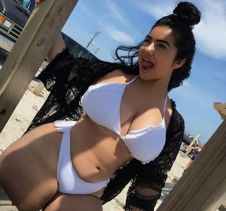 bbw glasses onlyfans pornographic image