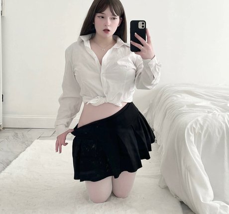 emidoll pornstar sexy picture