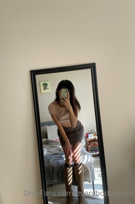 eating onlyfans free porn pictures