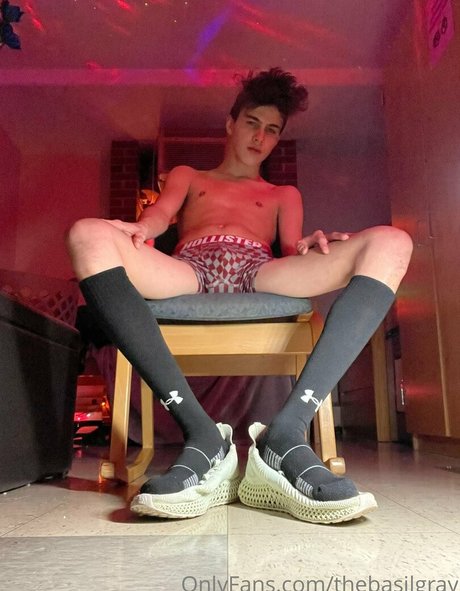 basilgray sexy actress img