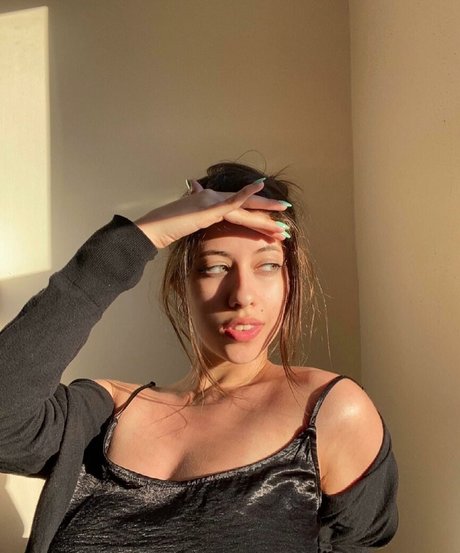 Anah Elisa beautiful actress images