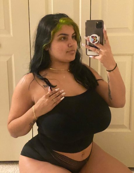 Mariantatte model naked photo