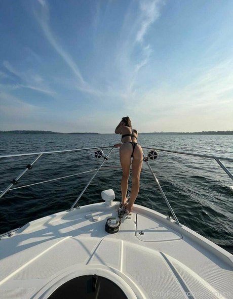 huge shemale onlyfans beautiful porn image