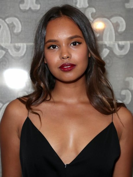Alisha Boe hd actress img