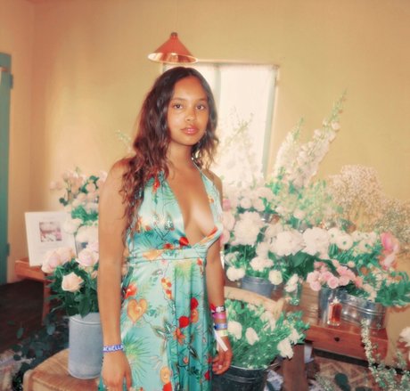 Alisha Boe naked actress picture