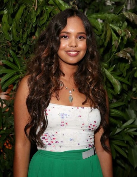 Alisha Boe star archive