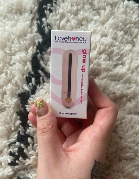 topless beach onlyfans pornographic archive