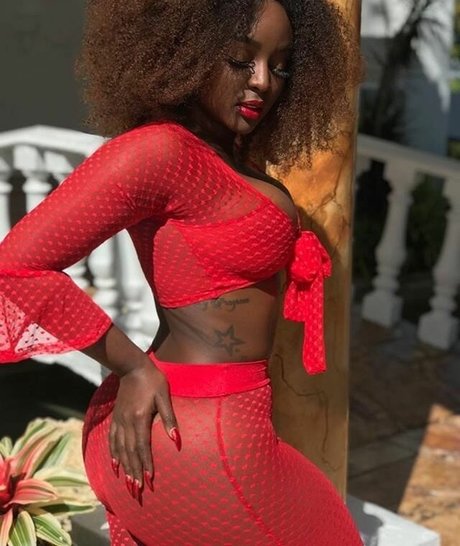 Amara La Negra nice model pics