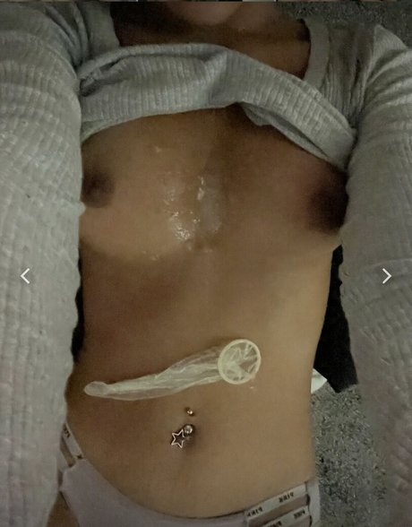 naybaexox model xxx image