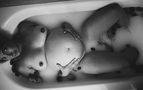 pregnantprincess star beautiful photos