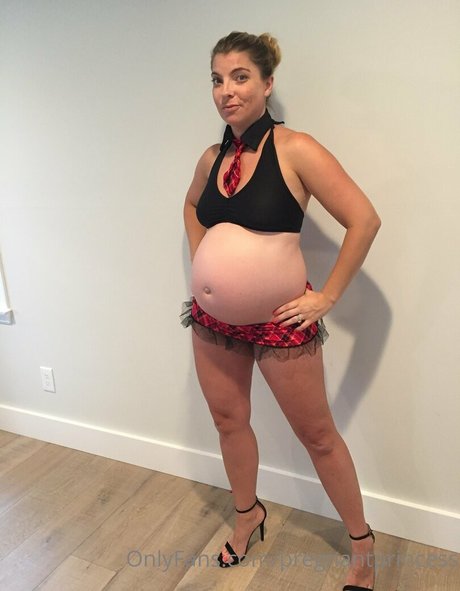 pregnantprincess xxx model photo