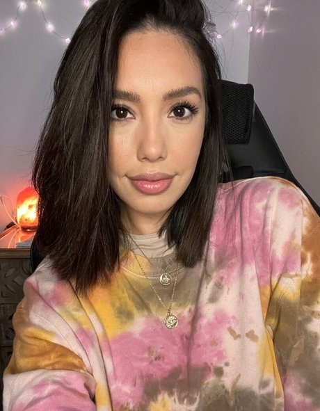 All Bella nude star image