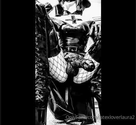latexloverlaura2 adult model images