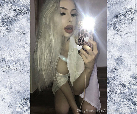 charlotteventura nude thumbnail