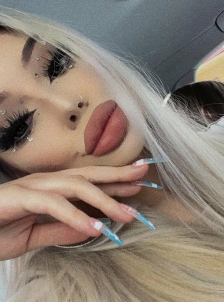 charlotteventura nude actress picture