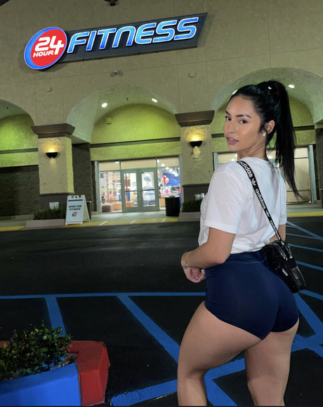 Andrea Ornealez model xxx picture