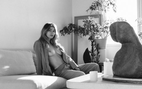 Lowkee Karlee model porn image