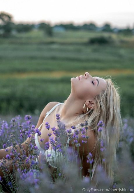 hottest onlyfans pretty images