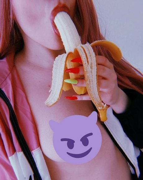 Eva Moon porn model pics