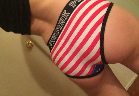 female popular onlyfans porn image