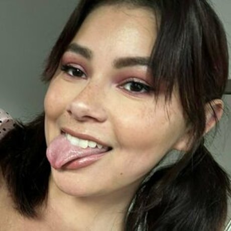 spiralingxlonely naked model pic