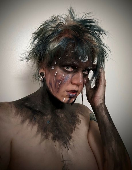 Demongirlcock model porn archive