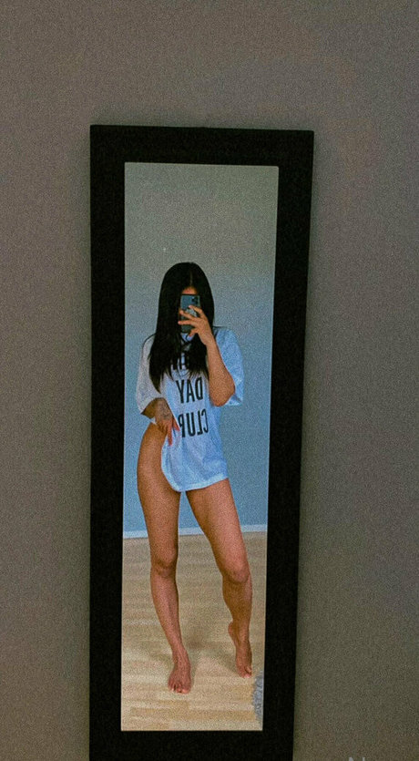 nude girls onlyfans top picture