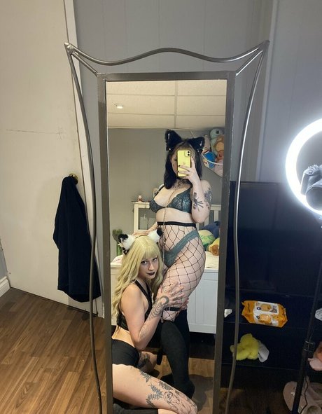 getmeoffpls nudes model picture