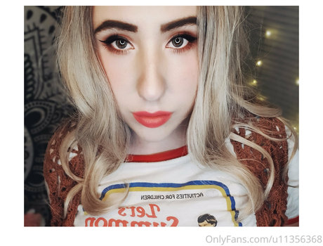 gothickitti star free picture