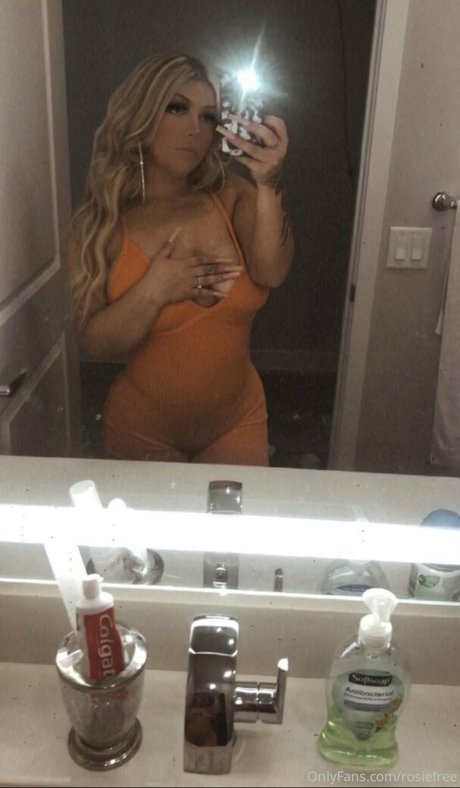 rosiefree nude pornstar pic