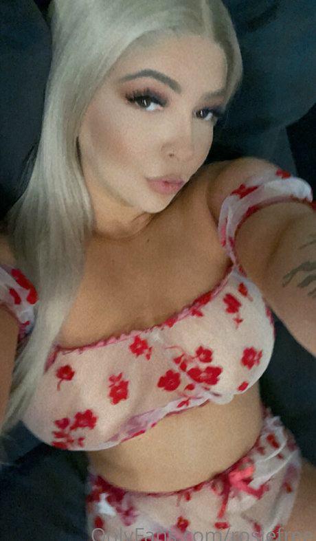 rosiefree star naked photos
