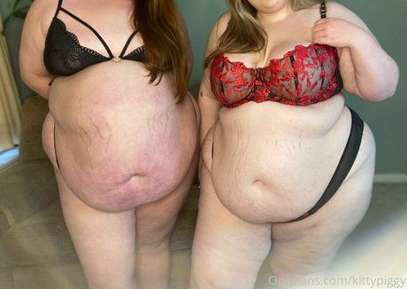 kittypiggy naked model gallery