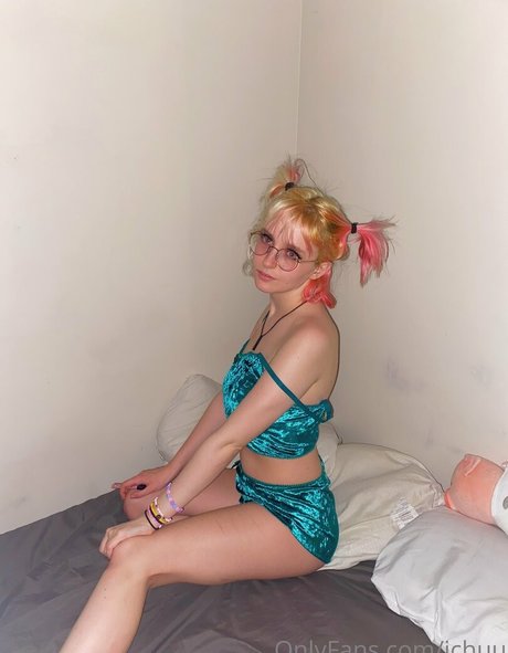 jchuu model nude pics