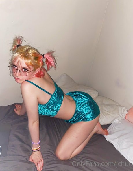 jchuu naked star pics