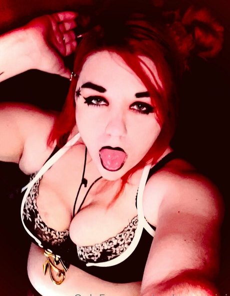 embergemini exclusive actress photos