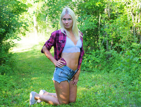 teen natural tits onlyfans hd images